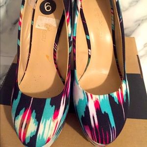 Le Chateau size 6 multi strip high heels